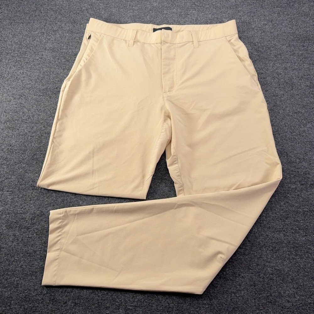 Fabletics Mens The Only Pant Tan Performance Chino Stretch Size M PT2040675 EUC